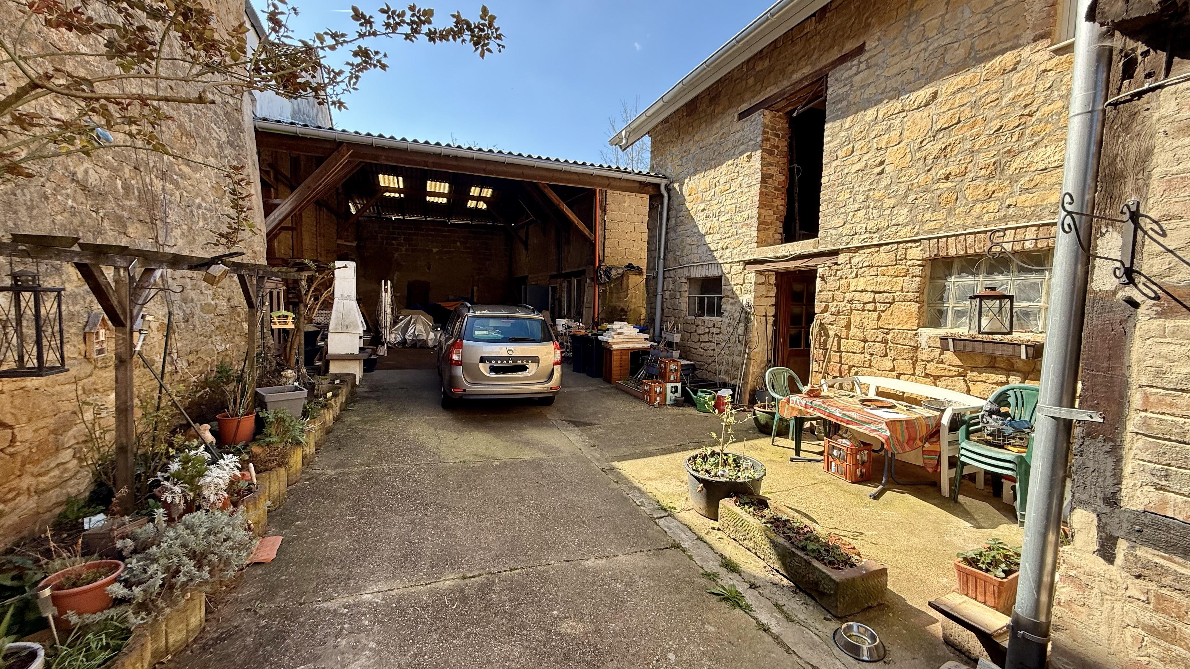 Fachwerkhaus mit Innenhof Scheune Stallung KEIN GARTEN - Bild# 2